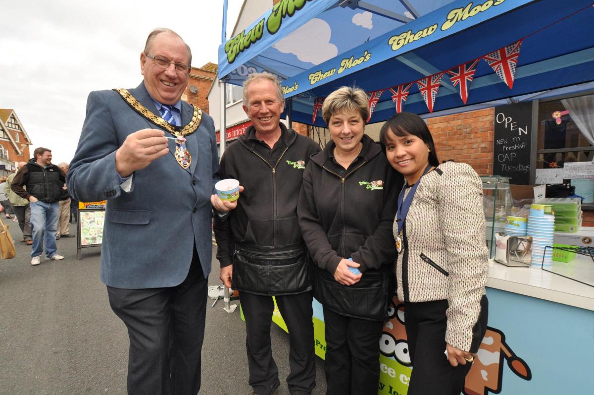 MAYOR Martin Cox enjoying ice cream from Chew Moos with Nick and Nic Parfitt, and Mayoress Arlene Cox. PHOTO: Mike Lang