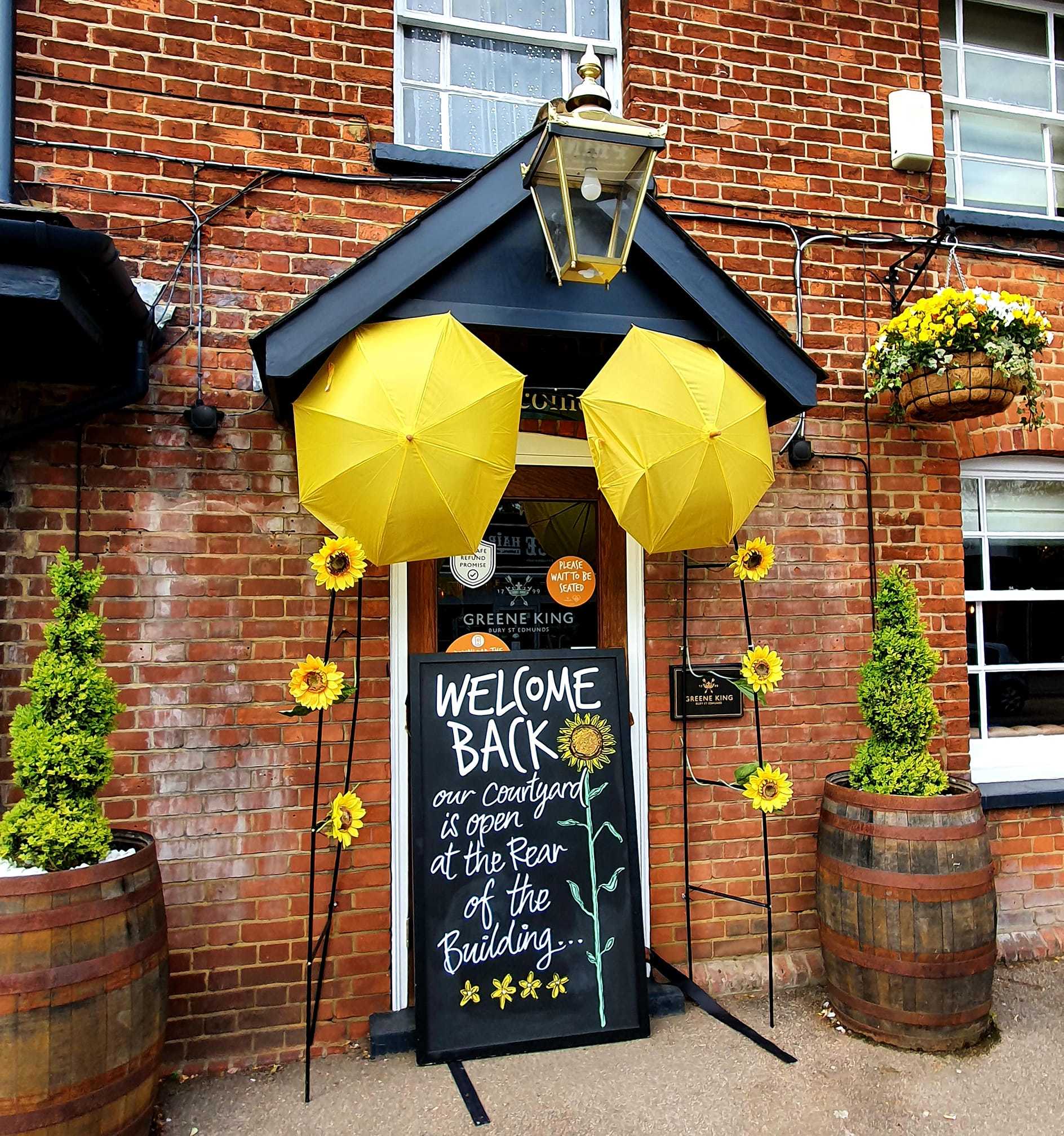 Yellow welcome at a pub in Croxley. Picture: Tracey Phillipps
