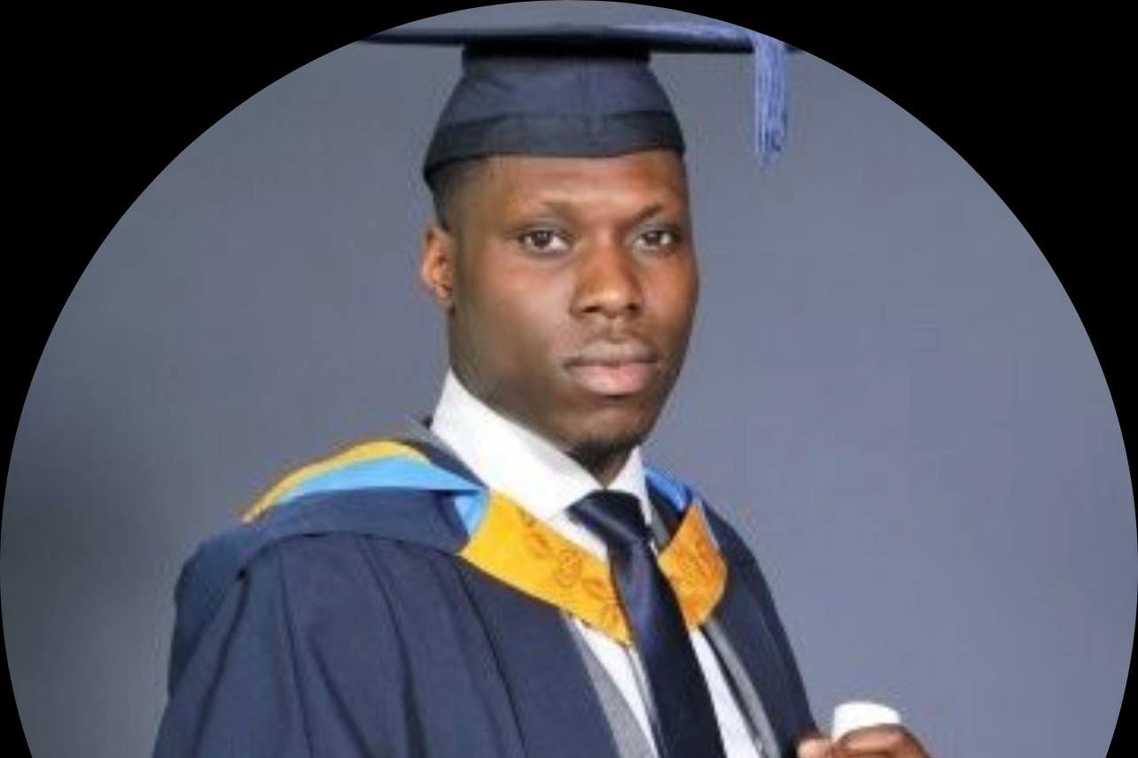 Police name man, 32, stabbed to death near St Paul's Cathedral | Burnham and Highbridge Weekly News - Vimarsana News