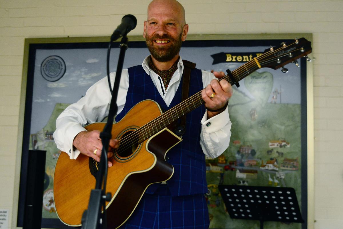 Timothy Dean will bring his songs, storytelling and guitar playing to the Princess Theatre in September.