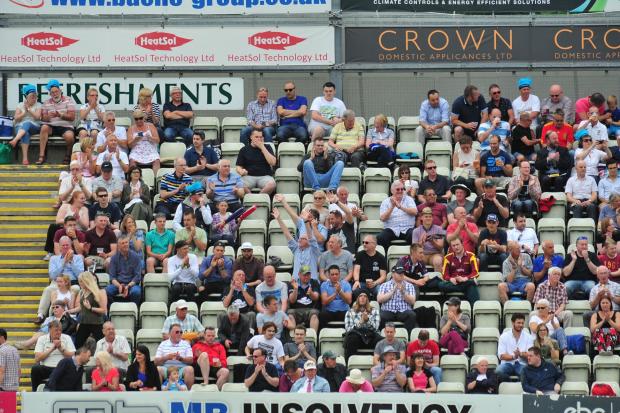 Burnham and Highbridge Weekly News: Action from Worcestershire's Natwest T20 Blast cricket match against Northamptonshire at New Road.......Fans at the start of the match...Pic Jonathan Barry 10.6.16  231605930.